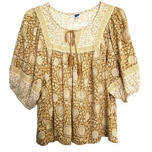 Old Navy Boho Blouse Size M Split Neck Balloon Sleeve Tassel Yellow Gold Hippie